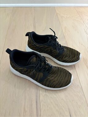 Nike Black and Gold Knit Running Shoes